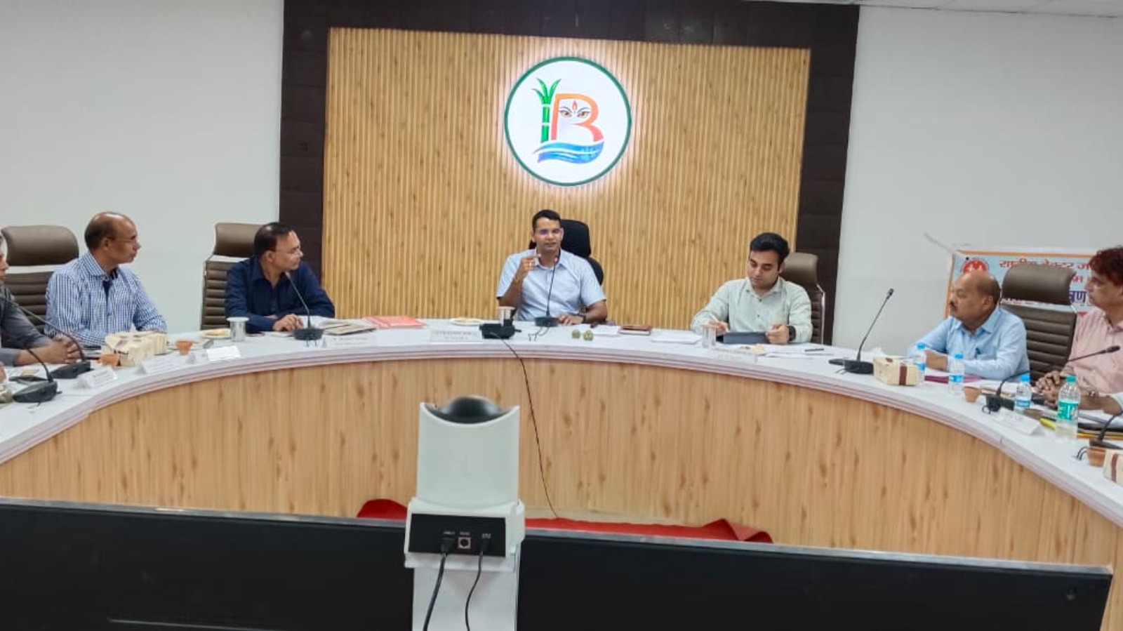 डीएम की अध्यक्षता में जिला स्वास्थ्य समिति की शासी निकाय एवं विशेष संचारी रोग नियंत्रण अभियान की समीक्षा बैठक संपन्न