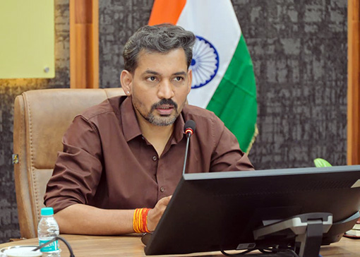 रेयर डिजीज से पीड़ित 10 बच्चों के इलाज को डीएम ने दिलाई 9.60 लाख की मदद