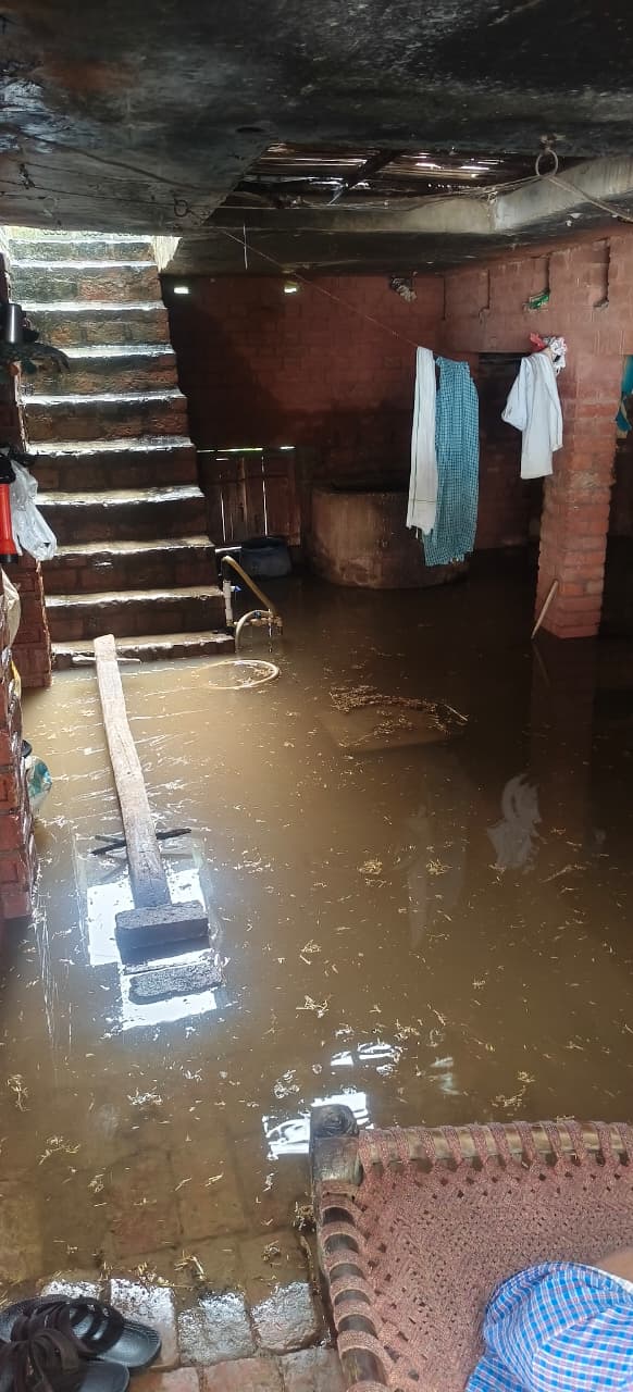 बेहता नाले का जलस्तर बढ़ा, गदिया खेड़ा में घरों तक पहुंचा पानी
