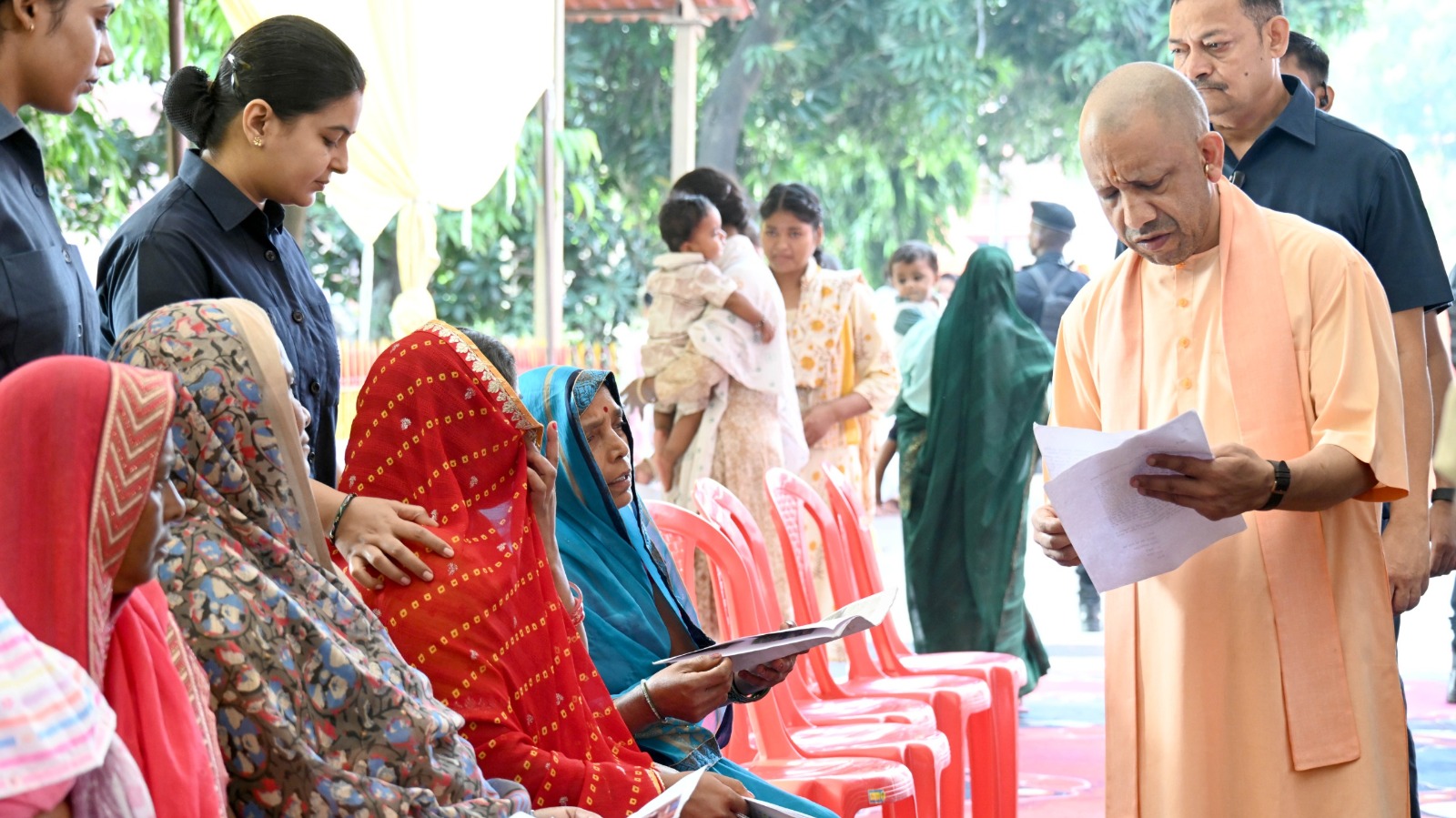 सुनिश्चित होगा हर व्यक्ति की समस्या का समाधान : योगी