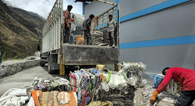 चारधाम में 798 टन कचरा, हिमालयी पर्यावरण पर बढ़ा संकट