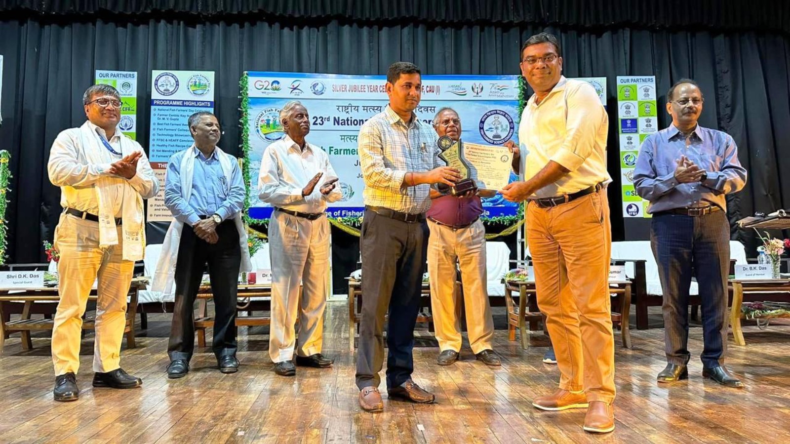 सॉफ्टवेयर इंजीनियर से सफल मत्स्य उद्यमी बने सुजीत कुमार चौधरी