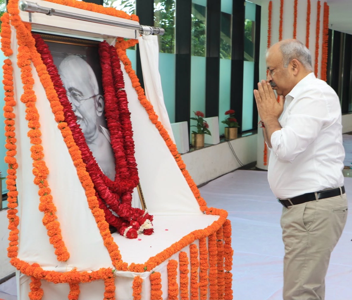 पुलिस मुख्यालय में राष्ट्रपिता महात्मा गांधी की जयंती पर समारोह आयोजित