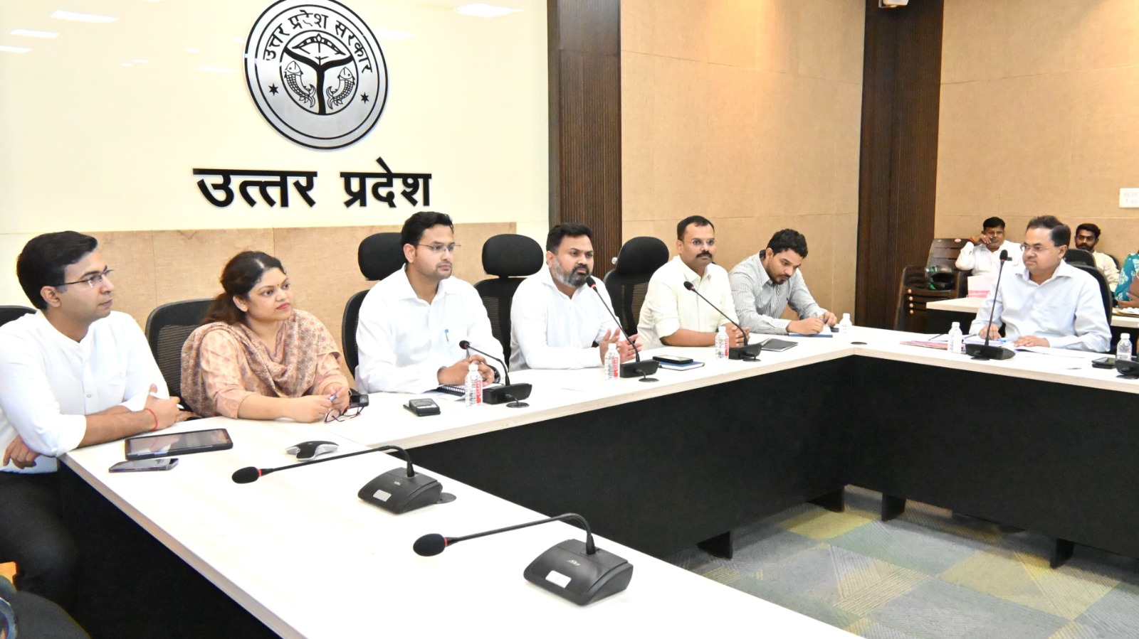 दीपावली से पहले शहर की सड़कें हों दुरुस्त, स्ट्रीट लाइट से जगमग हों प्रमुख मार्ग
