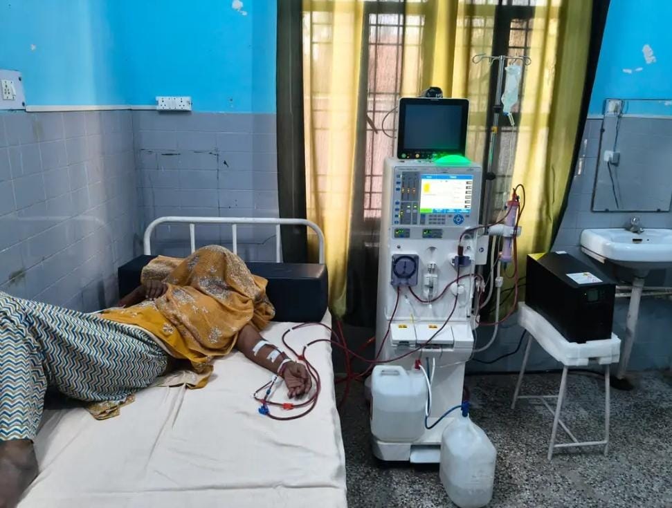 कांधला अस्पताल में शुरू हुई डायलिसिस सुविधा, पहली मरीज का सफल उपचार