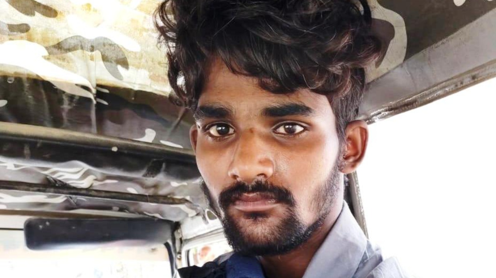 ऊंचाई पर बैठा इश्क, नीचे खड़ी रही पुलिस