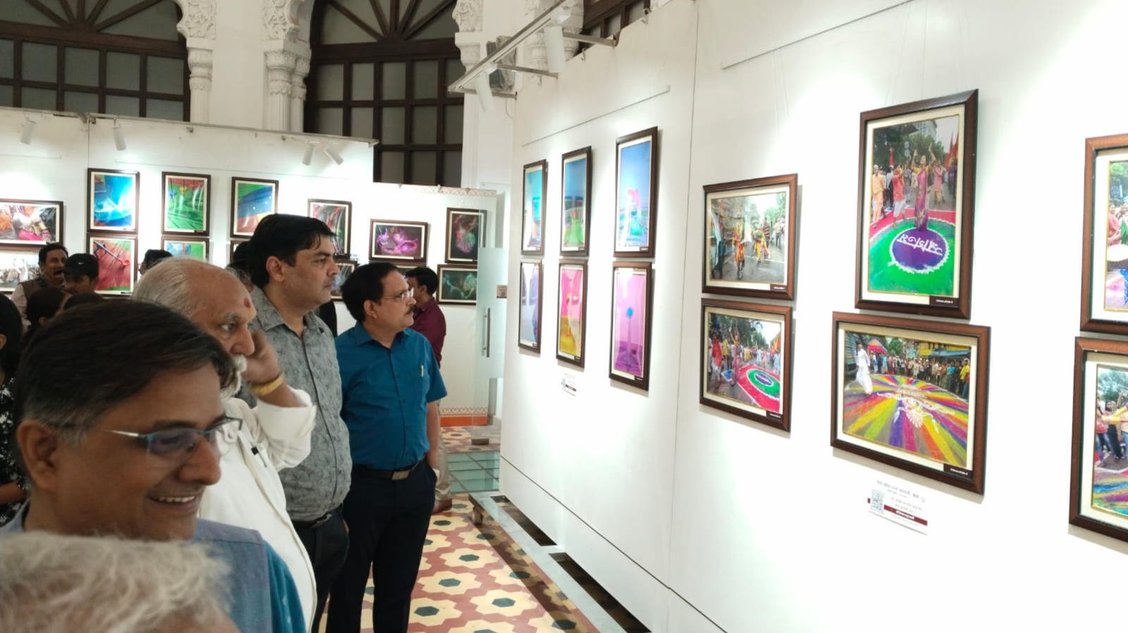 167 छायाकारों की प्रविष्टियों में से 37 पोर्टफोलियो चयनित