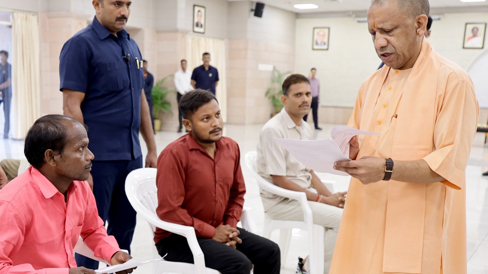 उचित समस्या को लेकर दूसरी बार फरियादी आए तो जवाबदेही तय: योगी