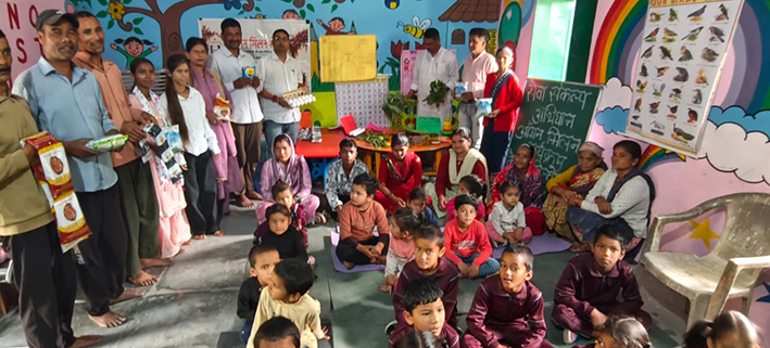 आंगन मिलन सेवा में आंगनबाड़ी और आशा कार्यकर्ताओं का हुआ सम्मान