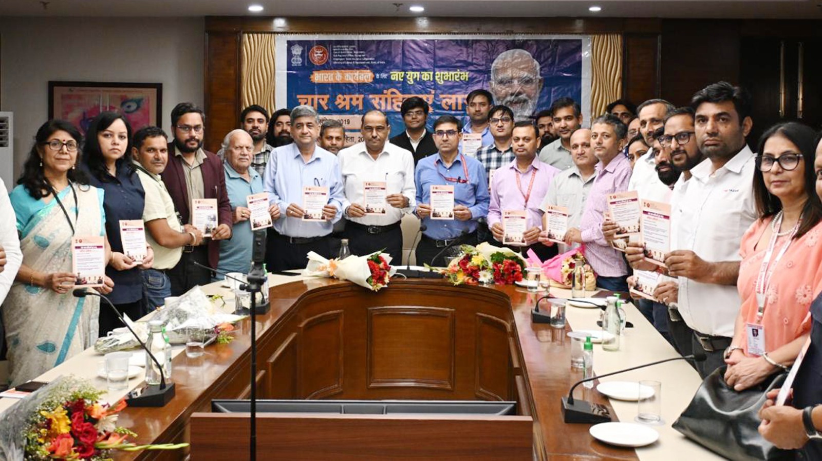 श्रमिकों को अपने अधिकारों के साथ-साथ दायित्वों की जानकारी होनी चाहिए: हरिओम प्रकाश