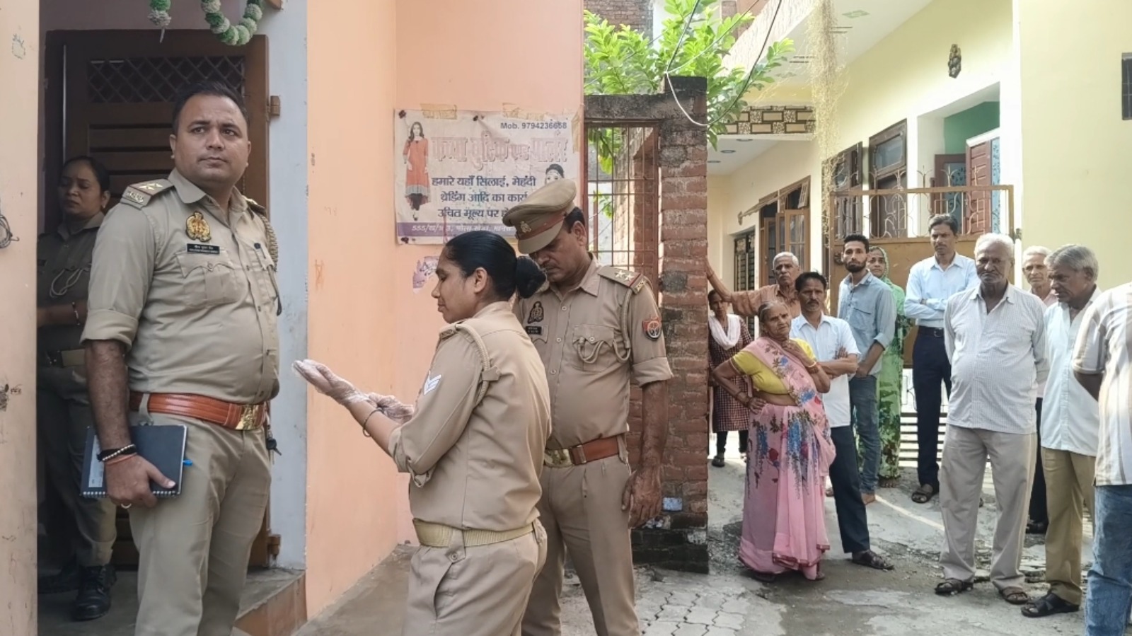 होमगार्ड ने डाटा केबिल से पत्नी व बेटी की हत्या