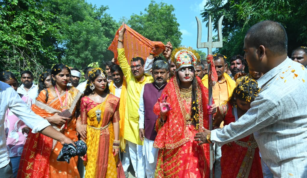 चुनरी यात्रा में उमड़ा आस्था का सैलाब
