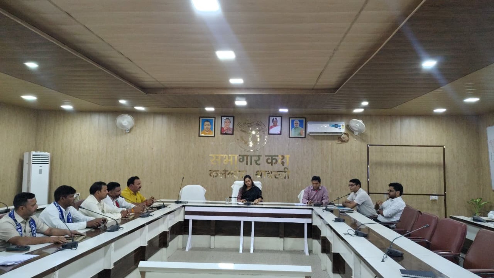 राजनैतिक दलों के साथ विशेष पुनरीक्षण अभियान के सम्बन्ध में बैठक सम्पन्न