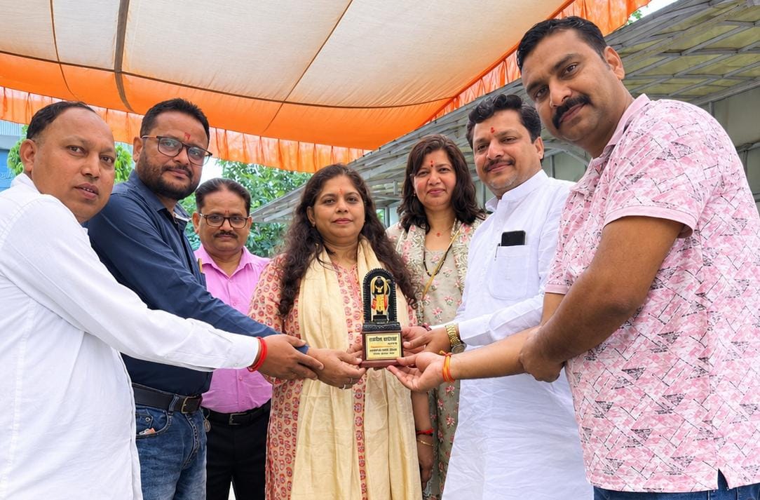 व्यापारियों ने राज्यसभा सांसद श्रुति गंगवार का किया जोरदार स्वागत