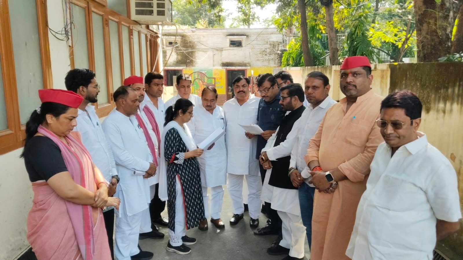 स्नातक एमएलसी मतदाता सूची में फर्जीवाड़े का आरोप, सपा ने खोला मोर्चा