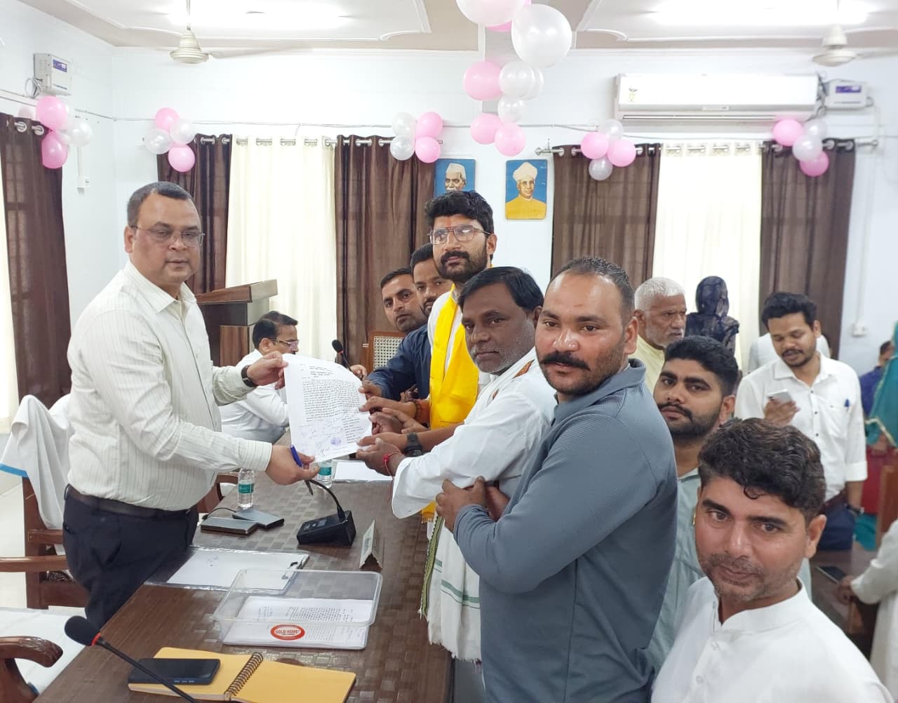 18 नहीं, 23 साल में हो बेटियों की शादी, शामली में होटलों की जांच की मांग