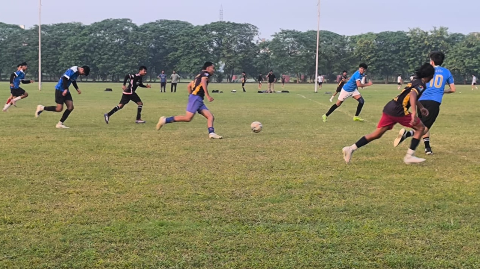 12वीं जिला फुटबॉल लीग: मनीष की हैट्रिक से अवध यूनाइटेड एफसी ने एएमएफएस एफसी को 3-0 से हराया