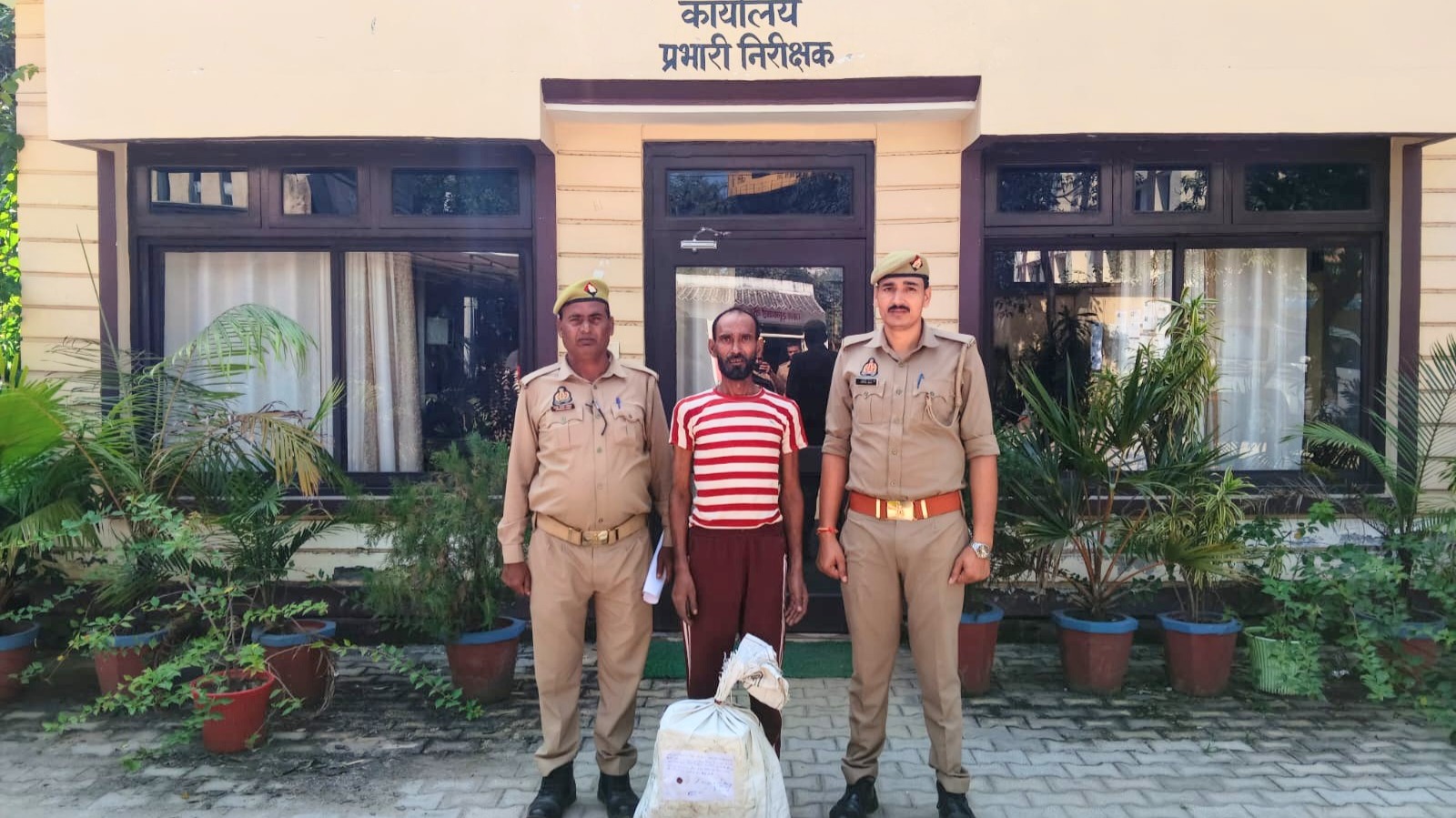 बीएसएनएल भवन में चोरी करते रंगे हाथ पकड़ा गया आरोपी, गिरफ्तार