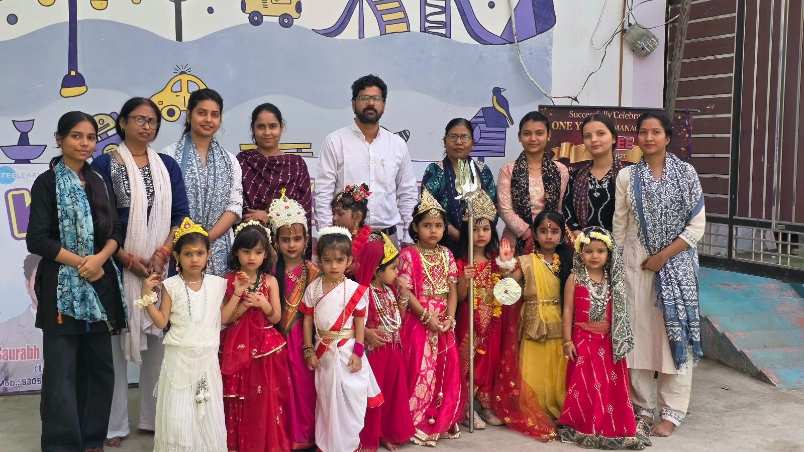 किडज़ी इंदिरा नगर में धूमधाम से मना नवरात्रि महोत्सव, नन्हे बच्चों ने धरे मां दुर्गा के नौ रूप