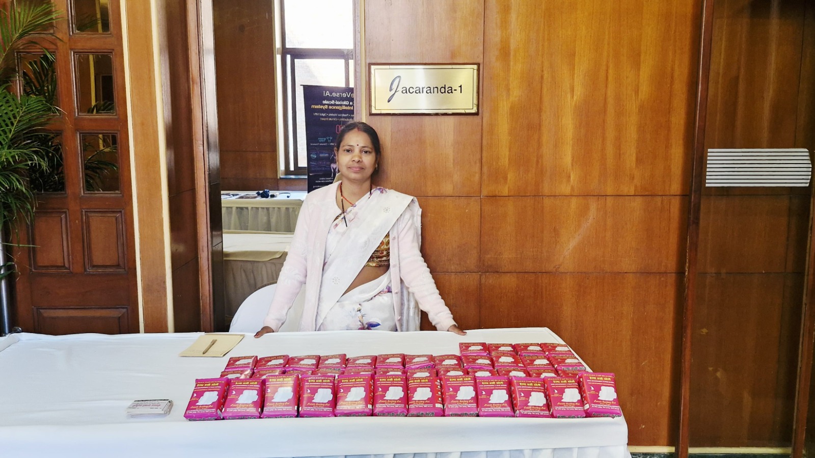 स्वयं सहायता समूह से मिली ताकत, सैनिटरी नैपकिन का कारोबार खड़ा कर 30 गांवों तक पहुंचाया