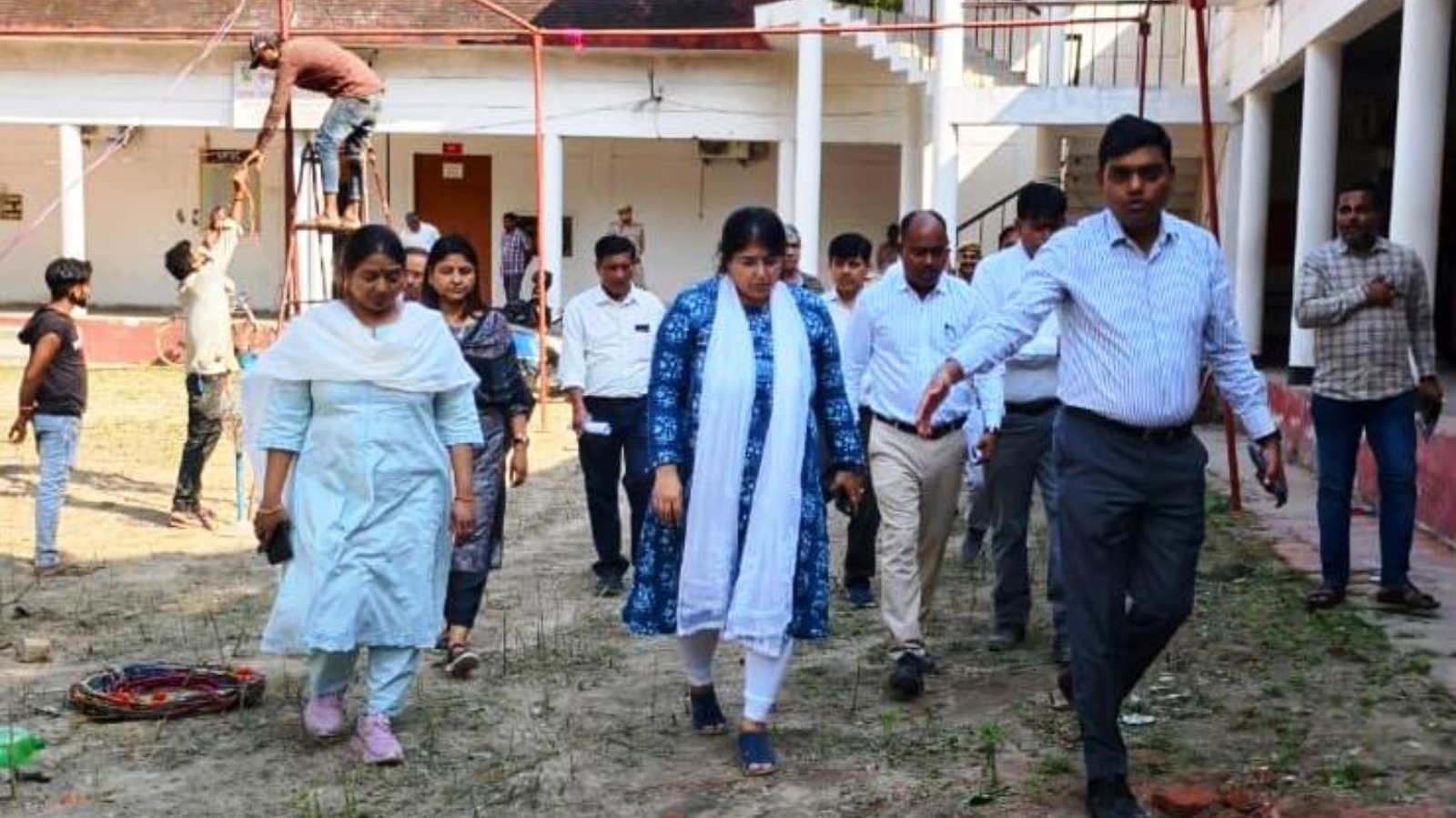 डीएम ने विधान परिषद निर्वाचन के दृष्टिगत राजकीय इण्टर कालेज का किया निरीक्षण