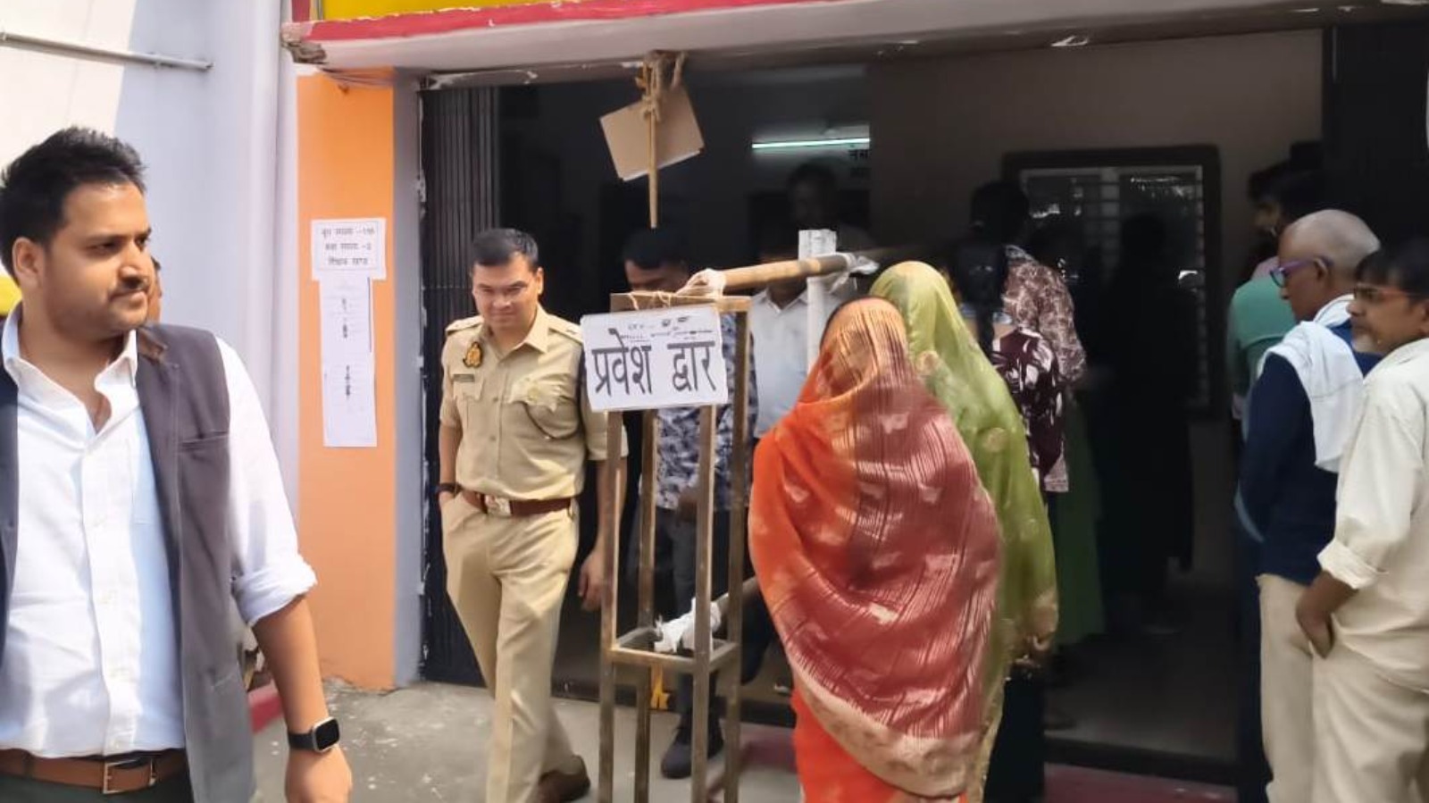 शिक्षक चुनाव में 75.48 व स्रातक में 50.21 प्रतिशत वोटिंग, कड़ी पहरेदारी में मतदान पूरा