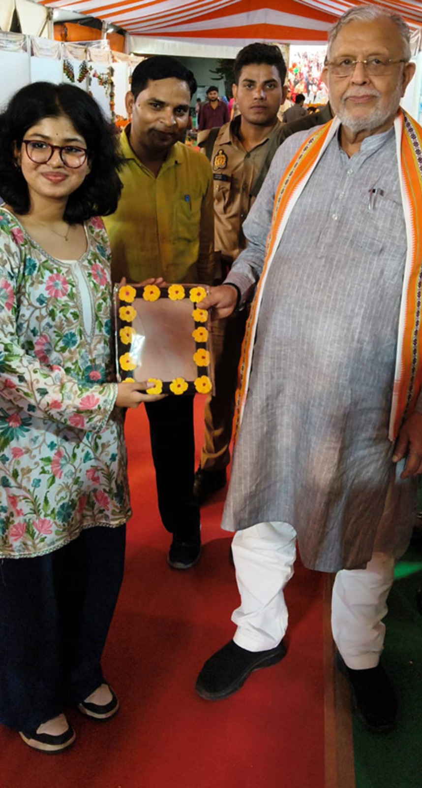 माटीकला महोत्सव-2026 : वित्त मंत्री सुरेश खन्ना ने किया खादी भवन का भ्रमण, शिल्पकारों का बढ़ाया उत्साह