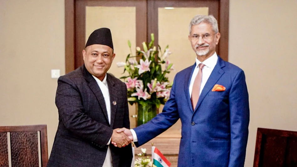 बदले नेपाल के सुर दी रिश्तों की दुहाई