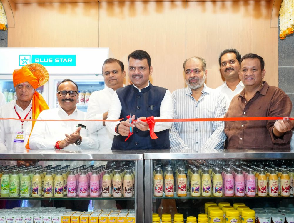 मुंबई मेट्रो ग्रामीण इलाकों के डेयरी उत्पादों के लिए बड़े बाजार तक पहुंच दिला सकती है: फडणवीस