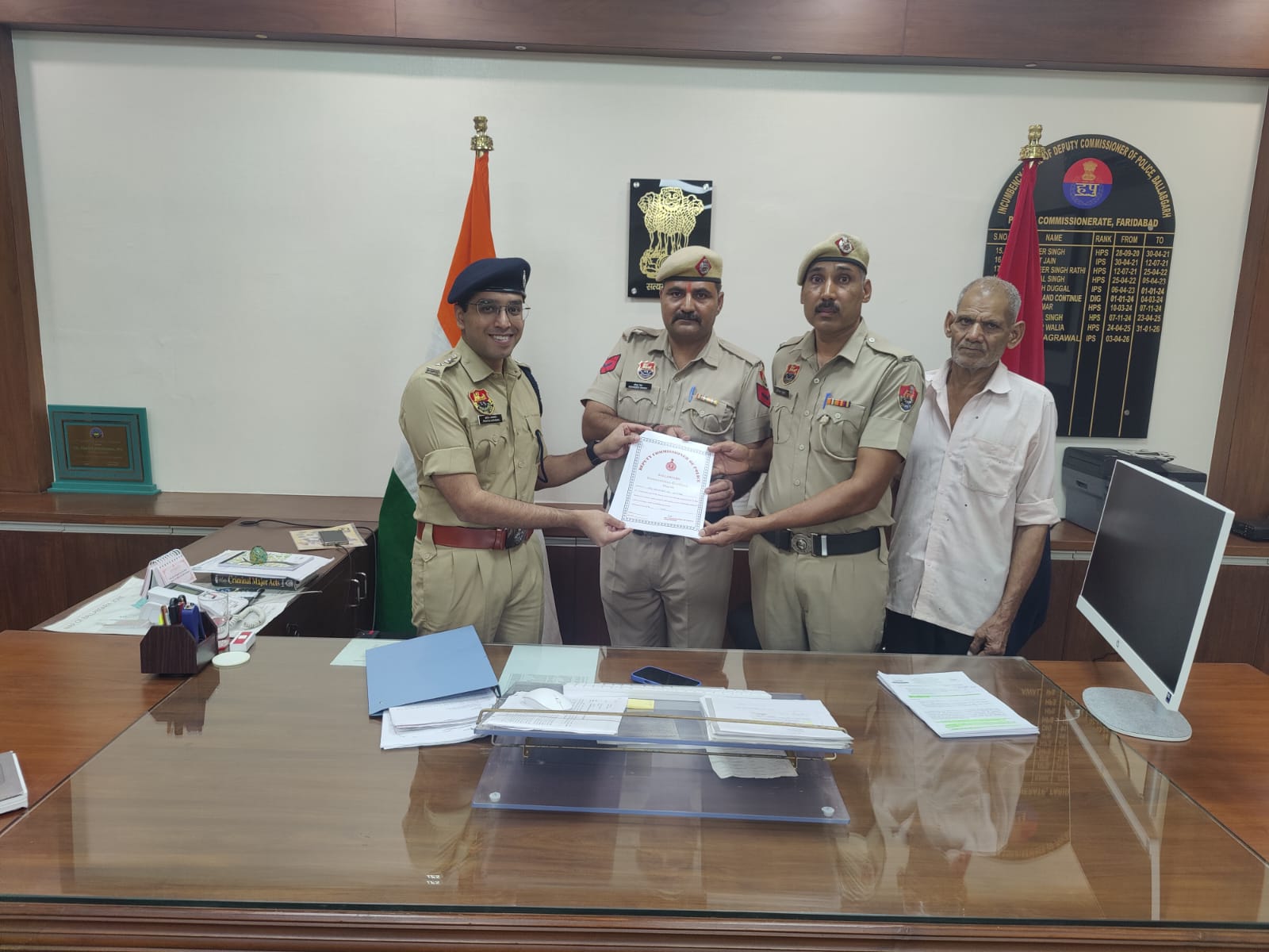 पुलिसकर्मियों की सूझबूझ से हार्ट अटैक पीड़ित चौकीदार की बची जान