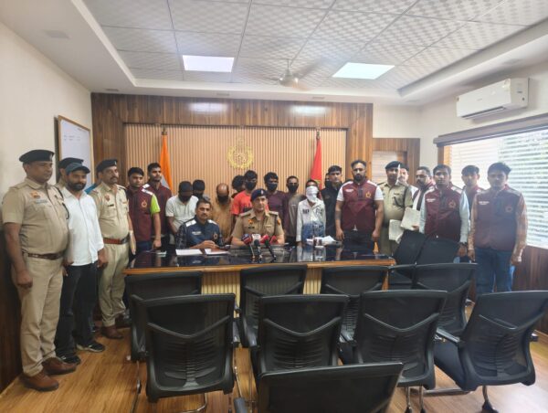 फरीदाबाद में वाहन चोरी के पांच गिरोहों का भंडाफोड़