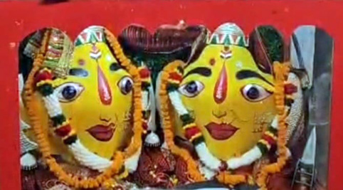 ऐतिहासिक नंदादेवी मंदिर मे श्रद्धांलुओं की उमड़ी भीड़ , लोग कर रहे है पूजा -अर्चना
