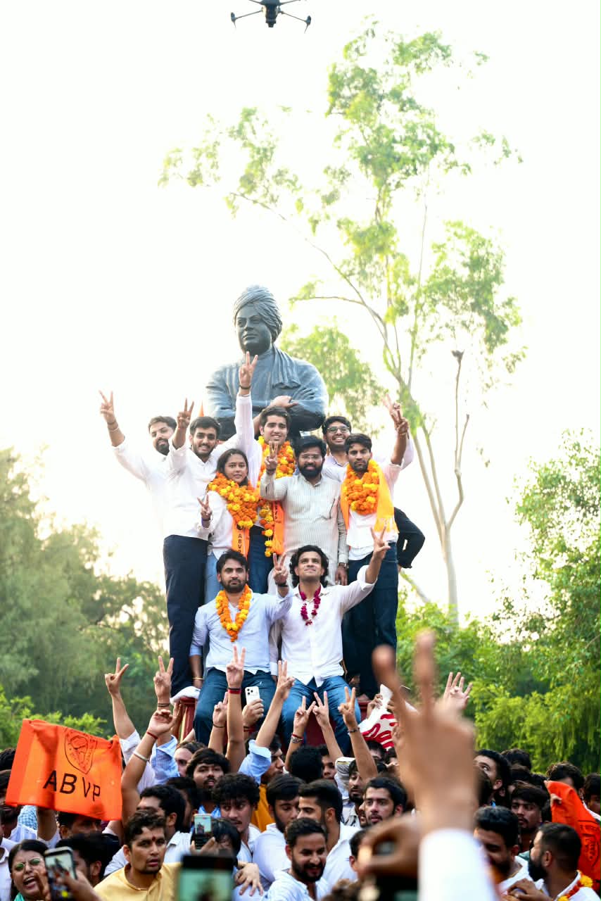 एबीवीपी ने डूसू के तीन पदों पर लहराया परचम निर्दलीय उम्मीदवार दीपांशु शौकीन बने उपाध्यक्ष